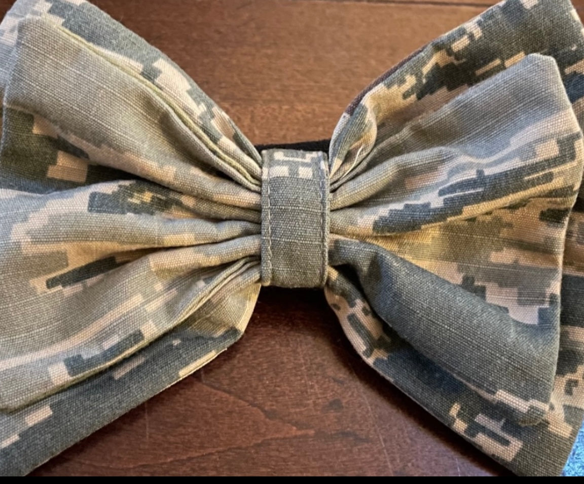 AFT DOG BOW TIE