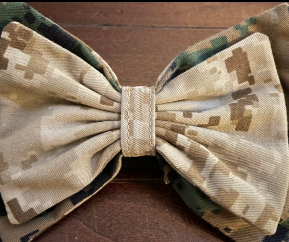 MARINE MIX DIG DOG BOW TIE