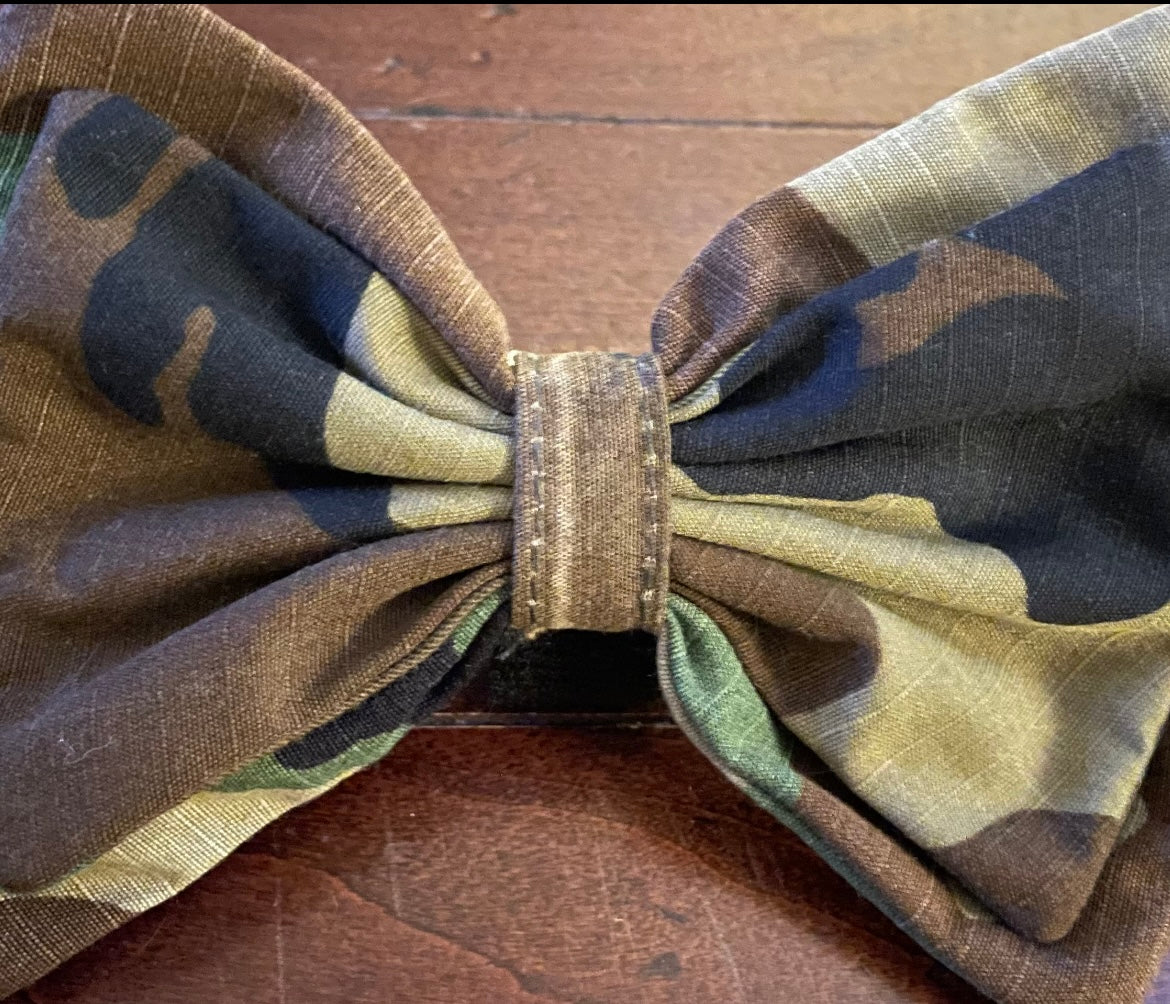 WOODLAND DOG BOW TIE
