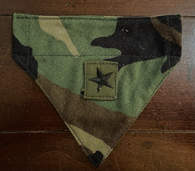 TINY DOG BANDANA WOODLAND