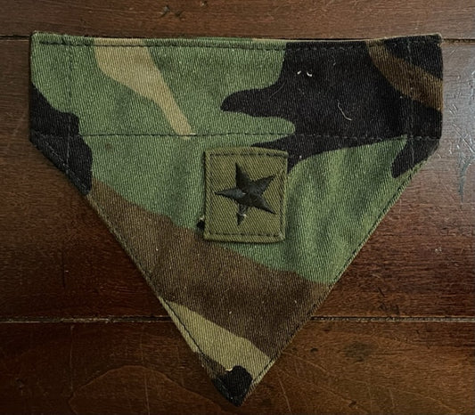 TINY DOG BANDANA WOODLAND