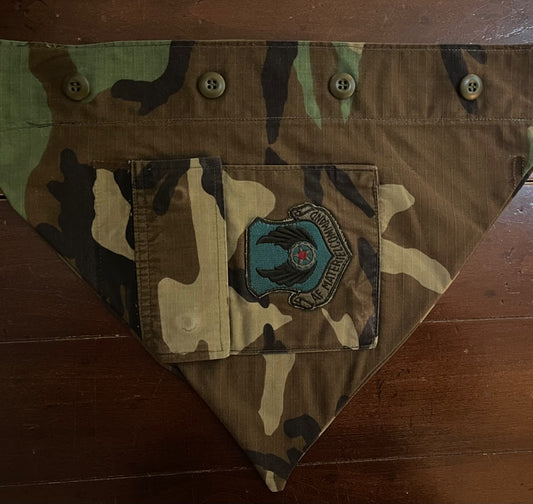 MED WOODLAND DOG BANDANA