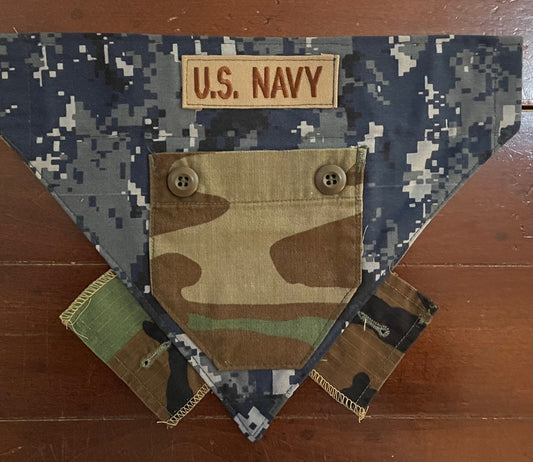 XS NAVY BL DIG/WOODLAND REV DOG BANDANA