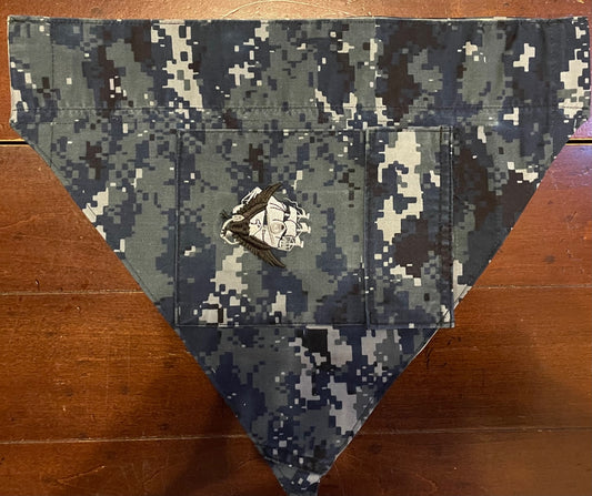 MED NAVY BL DIG W/ARMY DIG BACK DOG BANDANA