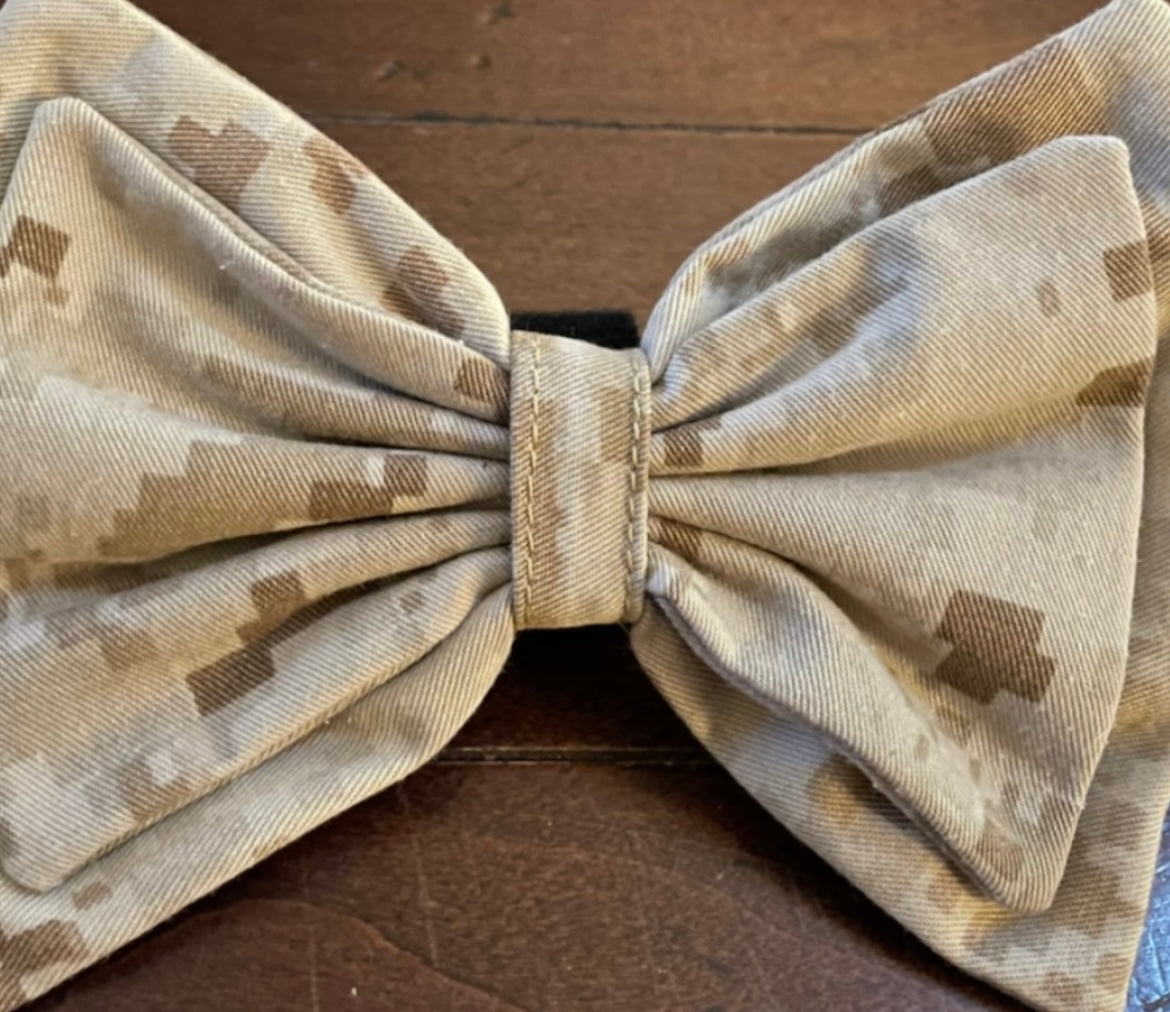 MARINE TAN DIG DOG BOW TIE
